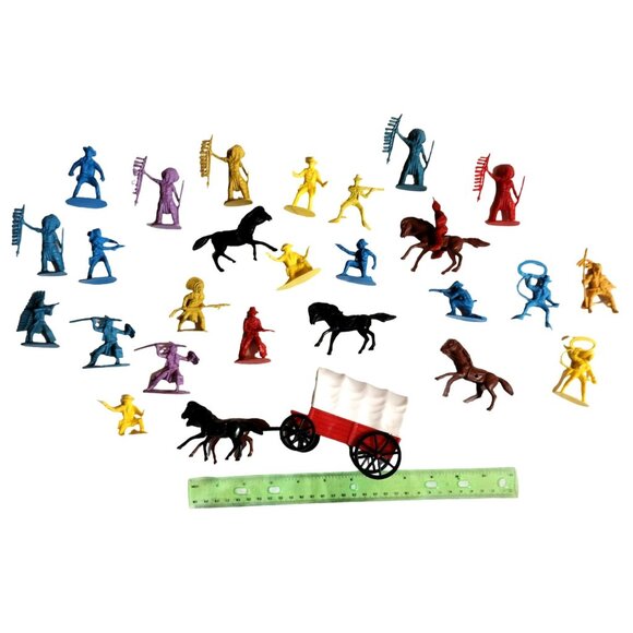 Cowboys Indians Plastic Toy Lot Vintage 28 Pieces Horses Western Style Figures - Picture 2 of 15
